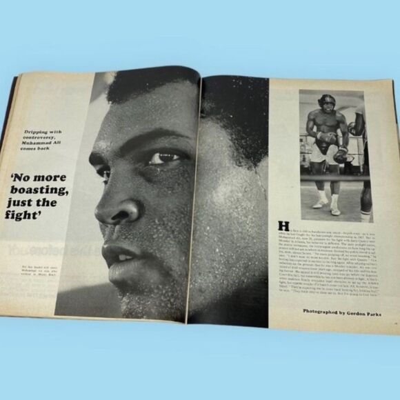 LIFE Magazine October 23, 1970 Look Out He’s Back - Picture 2 of 7